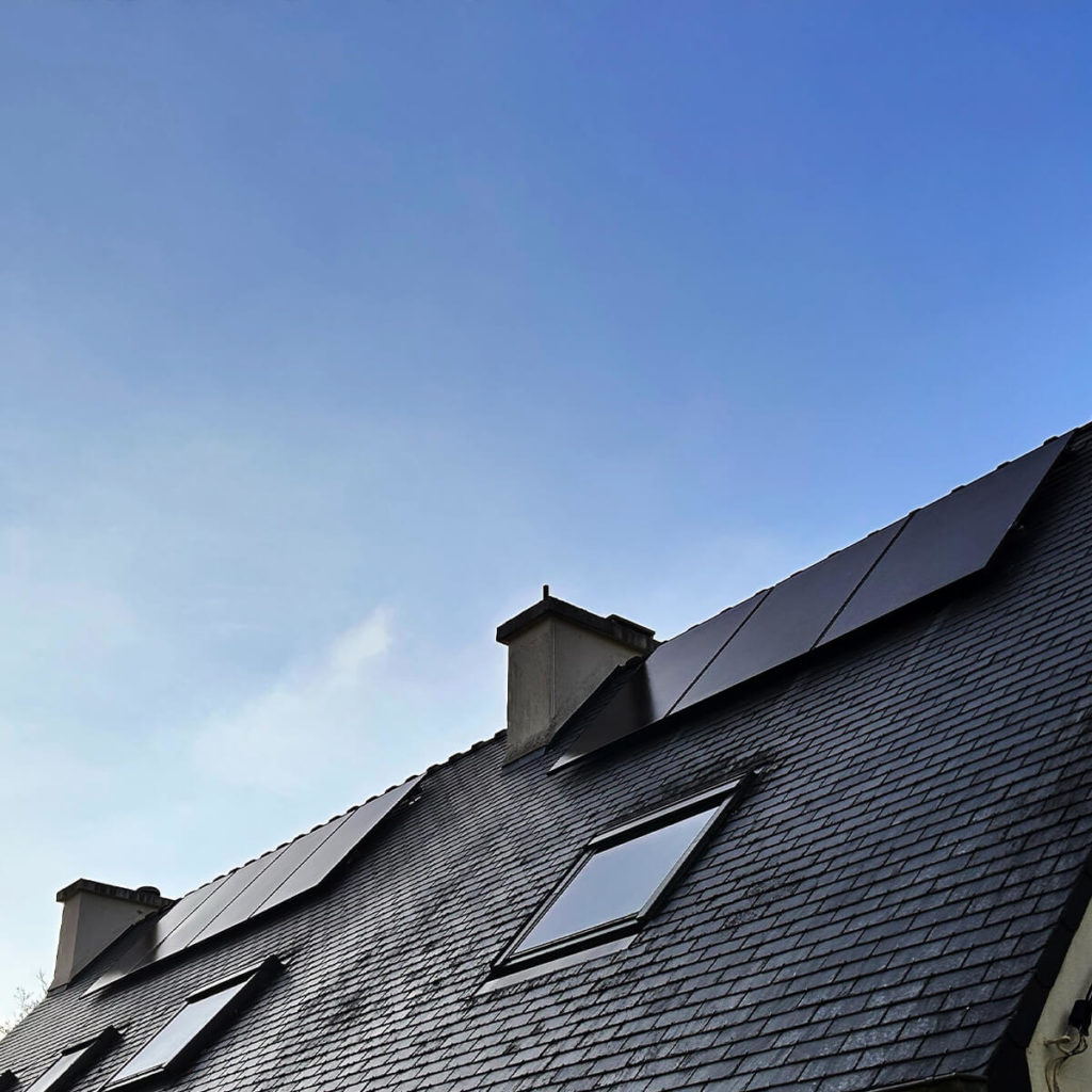 installation solaire photovoltaique sur toiture dans le finistere - aterno